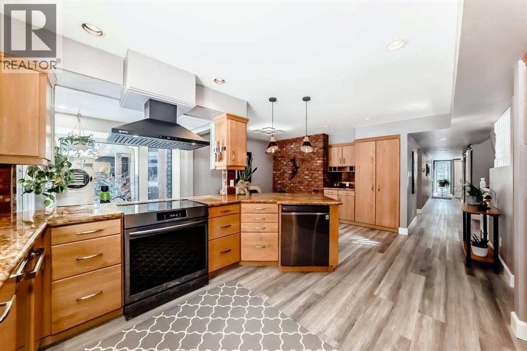 2002 Pump Hill Way SW, Calgary, Alberta  T2V 4M4 - Photo 10 - A2298256