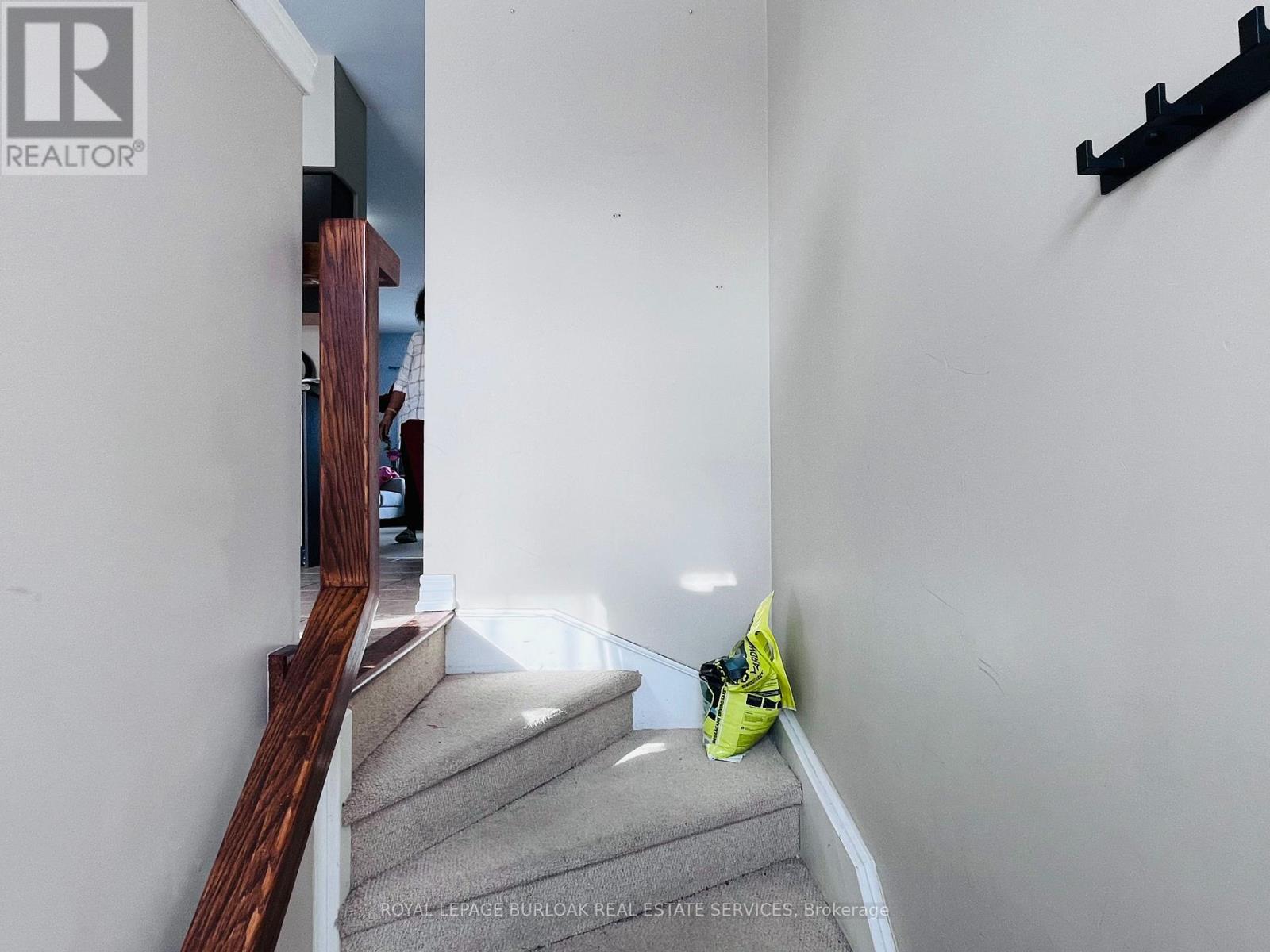 5053 Bidwell Common, Burlington, Ontario  L7L 0A4 - Photo 7 - W12732698