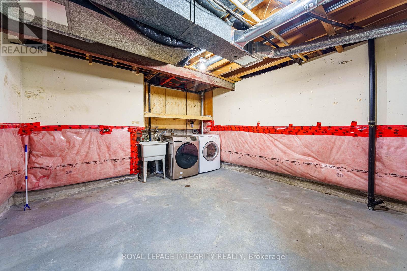 15 Tarquin Crescent, Ottawa, Ontario K2H 8J7 - Photo 35 - X12954092