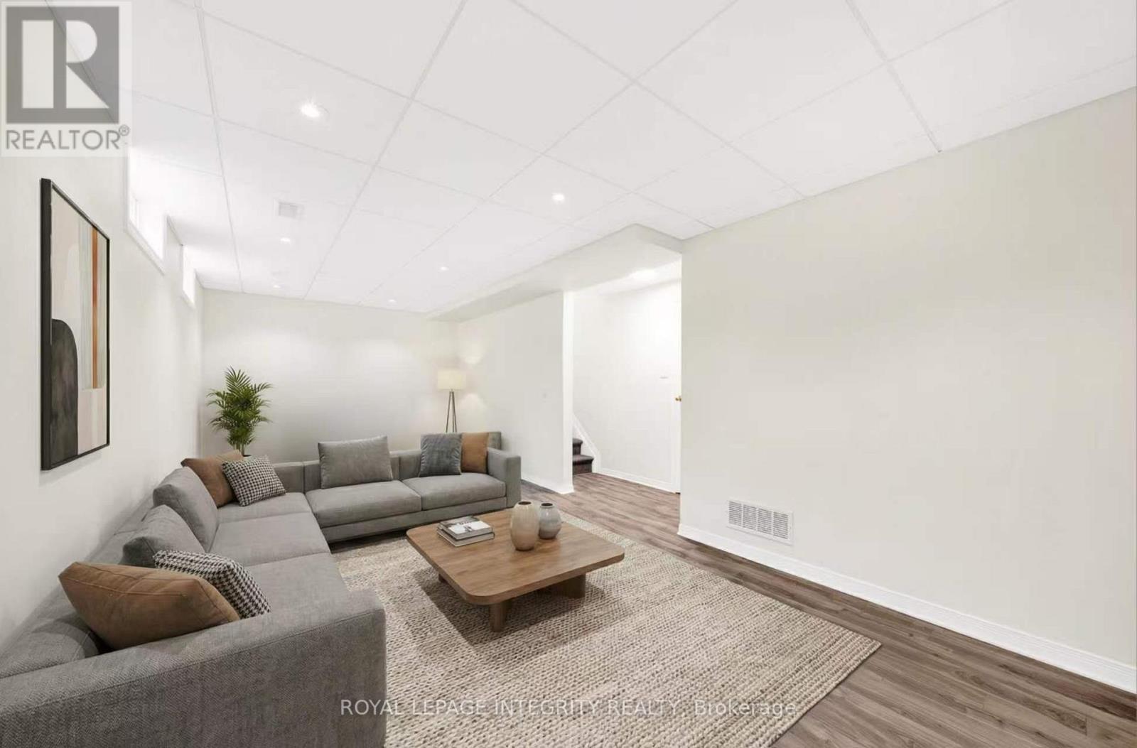 15 Tarquin Crescent, Ottawa, Ontario K2H 8J7 - Photo 33 - X12954092