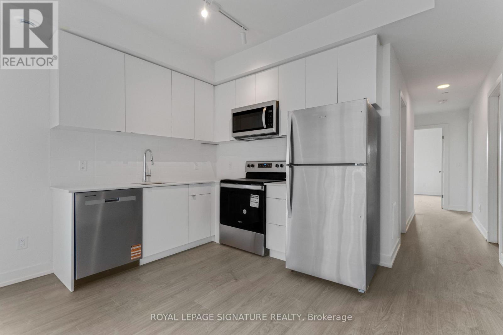 201d - 16 Melbourne Avenue, St. Catharines, Ontario L2P 0G5 - Photo 8 - X12957052