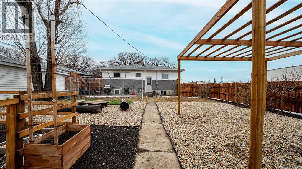 401 Broadway Avenue E, Redcliff, Alberta  T0J 2P0 - Photo 25 - A2298144