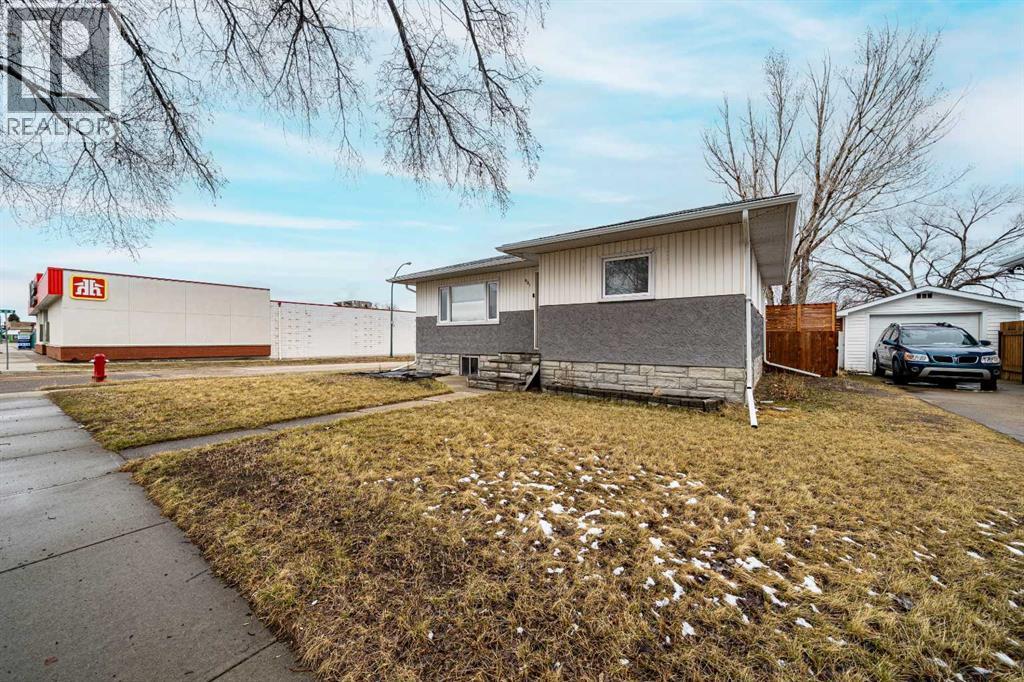 401 Broadway Avenue E, Redcliff, Alberta  T0J 2P0 - Photo 2 - A2298144