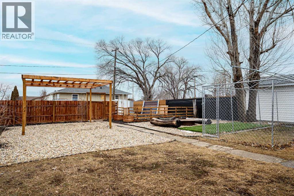 401 Broadway Avenue E, Redcliff, Alberta  T0J 2P0 - Photo 22 - A2298144