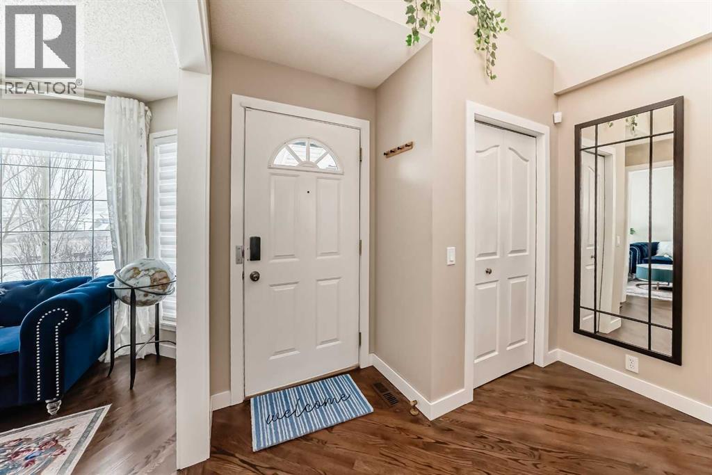 212 Sienna Park Drive SW, Calgary, Alberta  T3H 3L5 - Photo 2 - A2298763