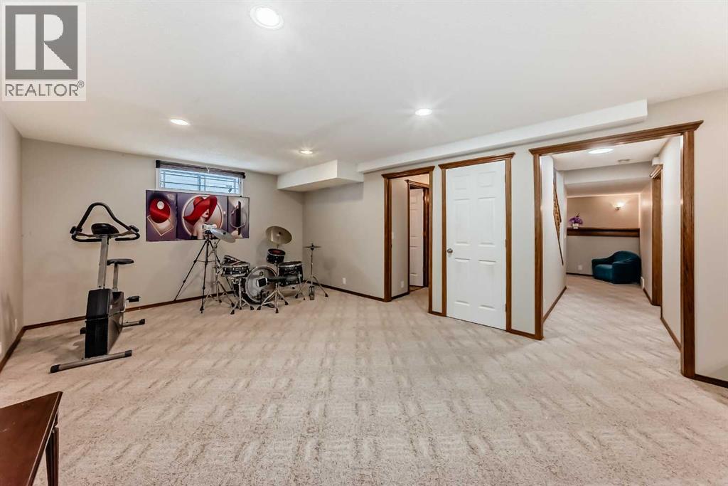 212 Sienna Park Drive SW, Calgary, Alberta  T3H 3L5 - Photo 32 - A2298763