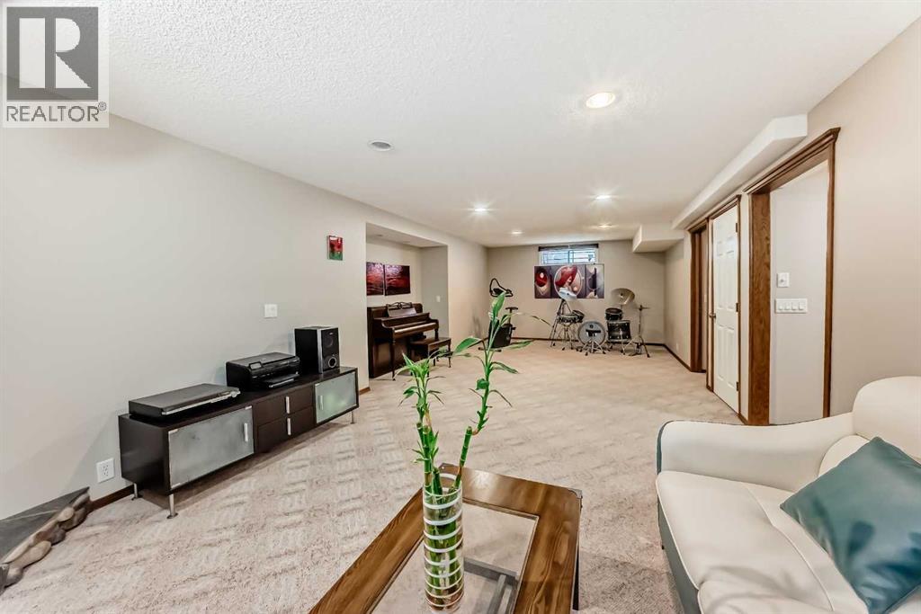 212 Sienna Park Drive SW, Calgary, Alberta  T3H 3L5 - Photo 31 - A2298763