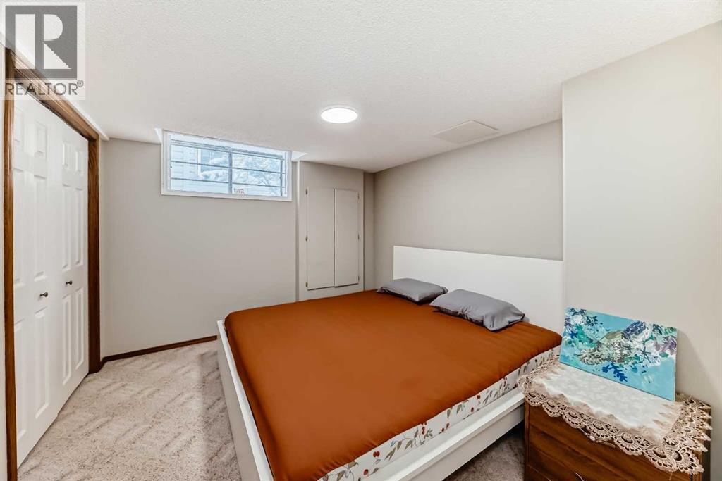 212 Sienna Park Drive SW, Calgary, Alberta  T3H 3L5 - Photo 33 - A2298763