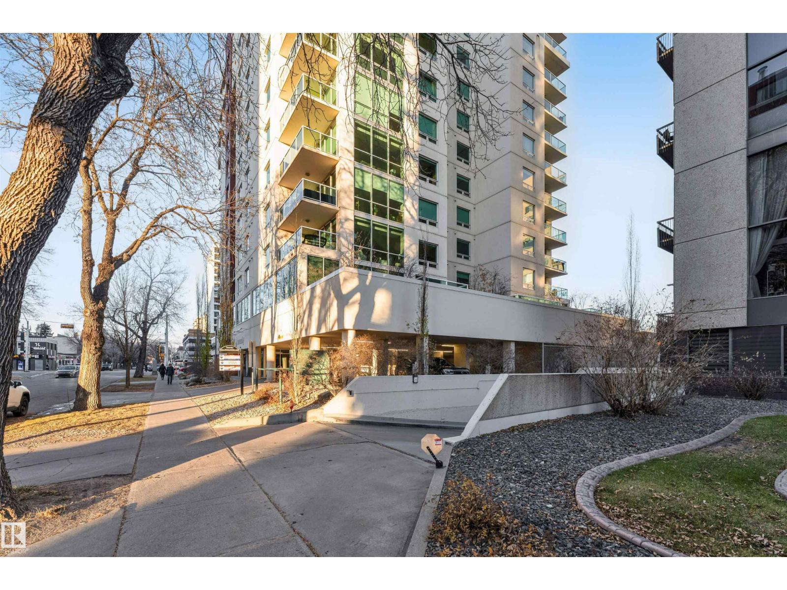 #807 10055 118 St Nw, Edmonton, Alberta  T5K 0C1 - Photo 3 - E4480681