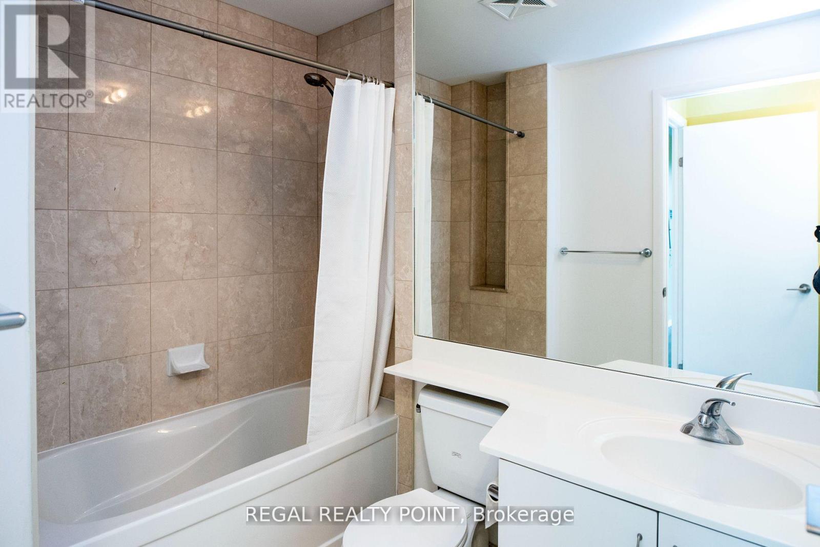 3410 - 215 Fort York Boulevard, Toronto, Ontario  M5V 4A2 - Photo 3 - C12957256