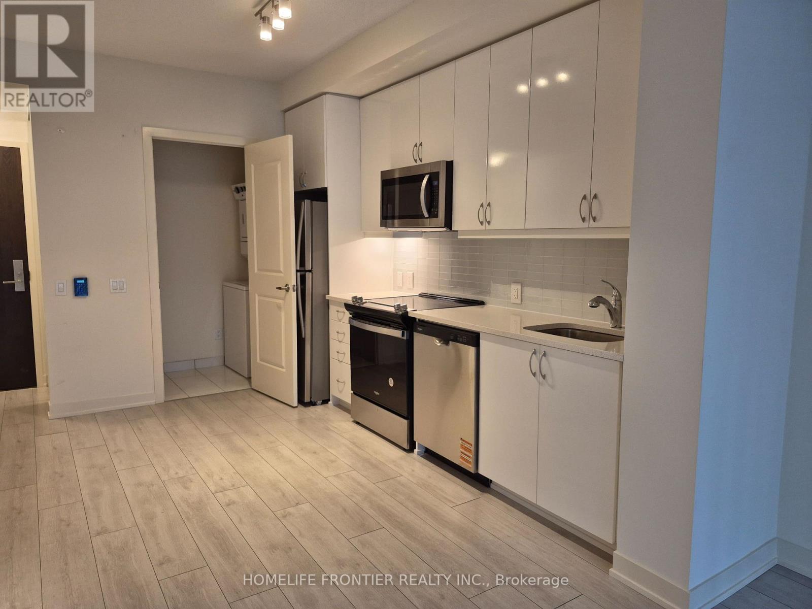 1915 - 4955 Yonge Street, Toronto, Ontario  M2N 0L8 - Photo 3 - C12957262