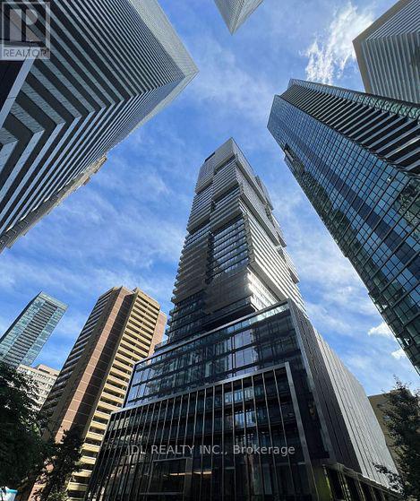 2004 - 55 CHARLES STREET, Toronto, Ontario