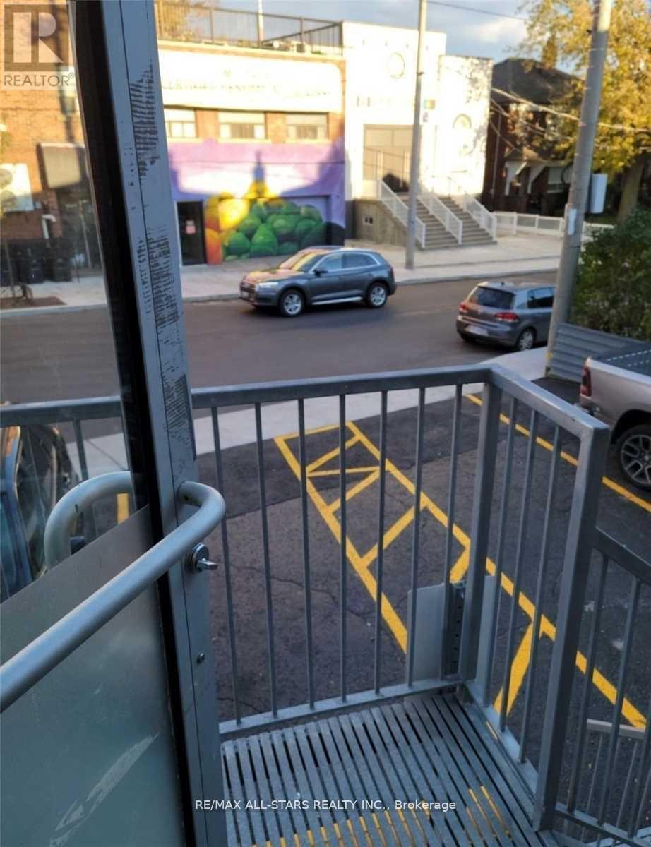 200 - 1269 Dundas Street W, Toronto, Ontario  M6J 1H1 - Photo 3 - C12957278