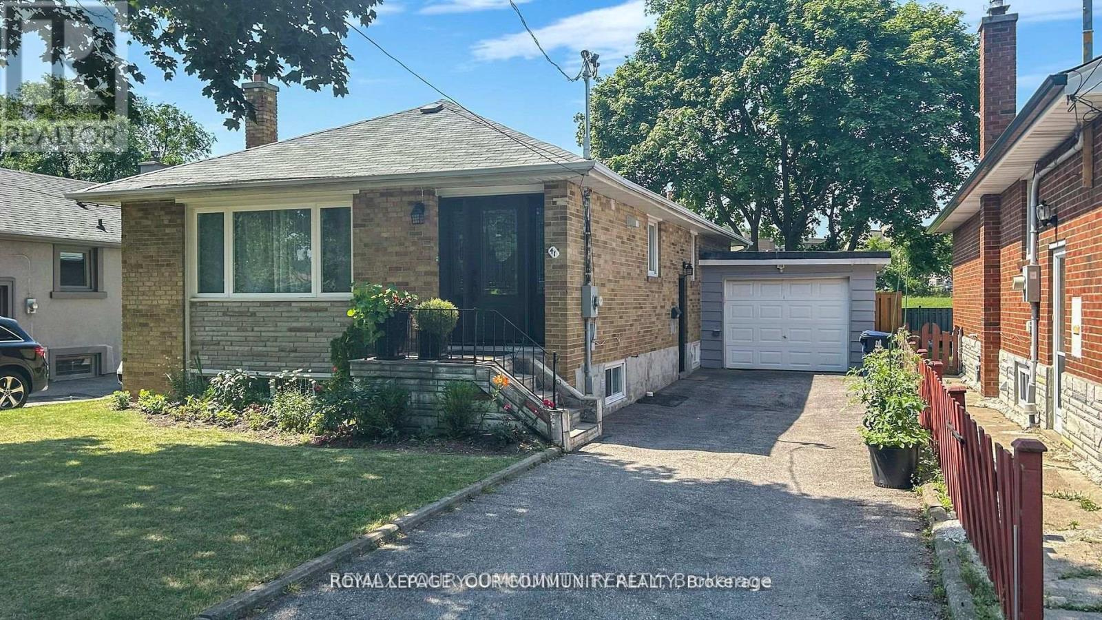 Bsmt - 41 Shropshire Drive, Toronto, Ontario  M1P 1Y8 - Photo 2 - E12957250
