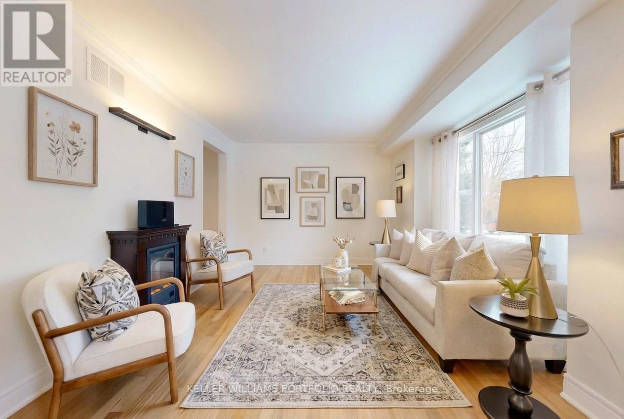 49 DOLPHIN DRIVE, Toronto, Ontario