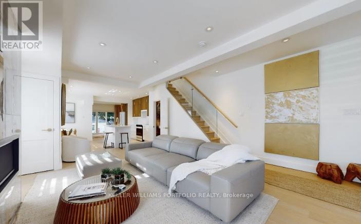 Main - 22 Pitt Avenue, Toronto, Ontario  M1L 2R1 - Photo 3 - E12882582