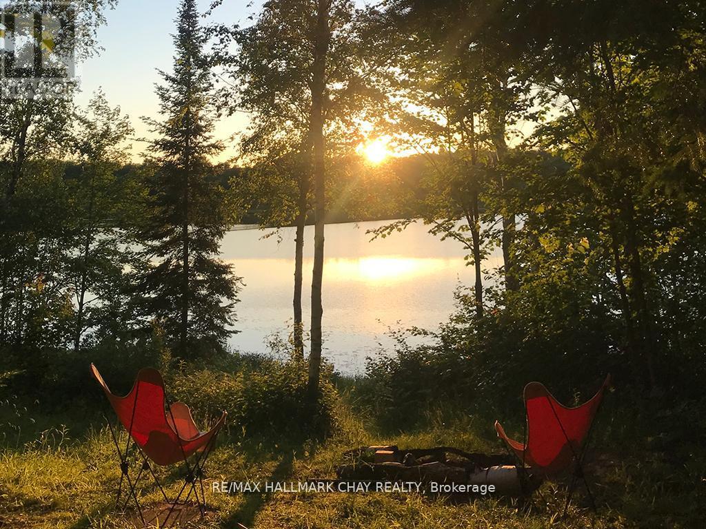 1133 Fire Route A1 Street, Gravenhurst, Ontario  P1P 1R3 - Photo 2 - X12340931