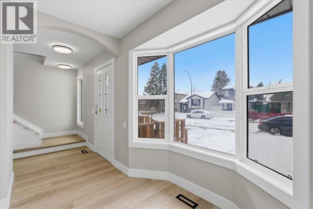 172 Abinger Crescent Ne, Calgary, Alberta  T2A 6L3 - Photo 2 - A2297799