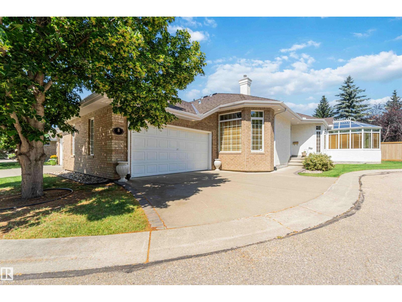 8 Butterworth Pt Nw, Edmonton, Alberta  T6R 2S3 - Photo 4 - E4480682