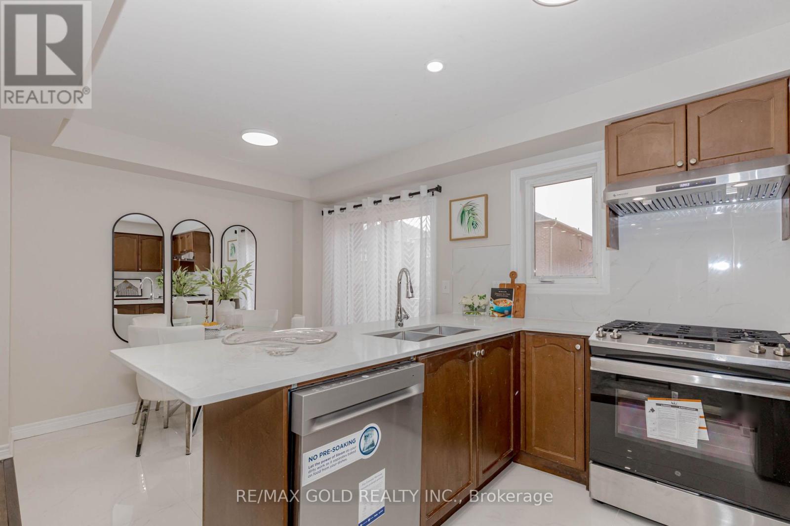 154 Brussels Avenue, Brampton, Ontario  L6Z 0E1 - Photo 19 - W12957260