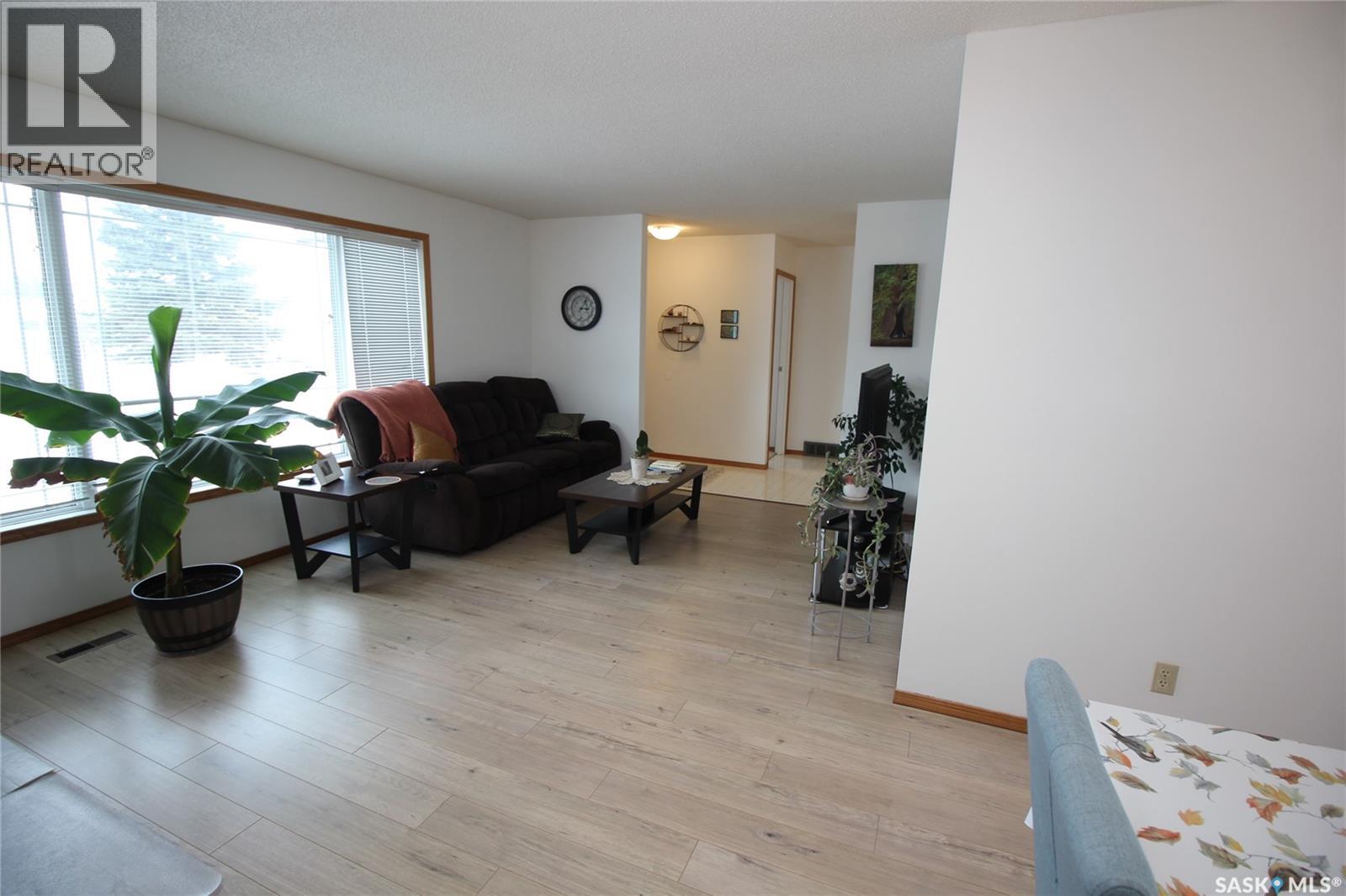 804 Pitt Street, Indian Head, Saskatchewan  S0G 2K0 - Photo 8 - SK032046