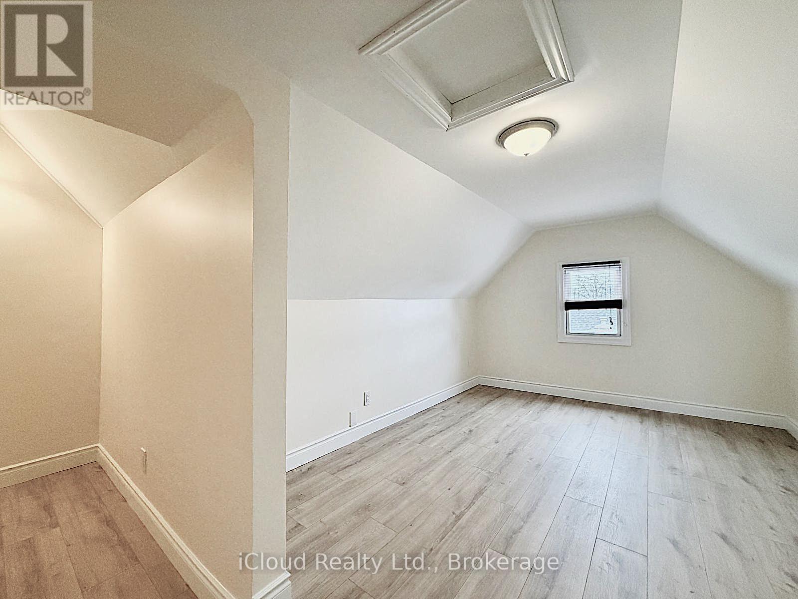 405 Upper Wentworth Street, Hamilton, Ontario  L9A 4T4 - Photo 11 - X12957270