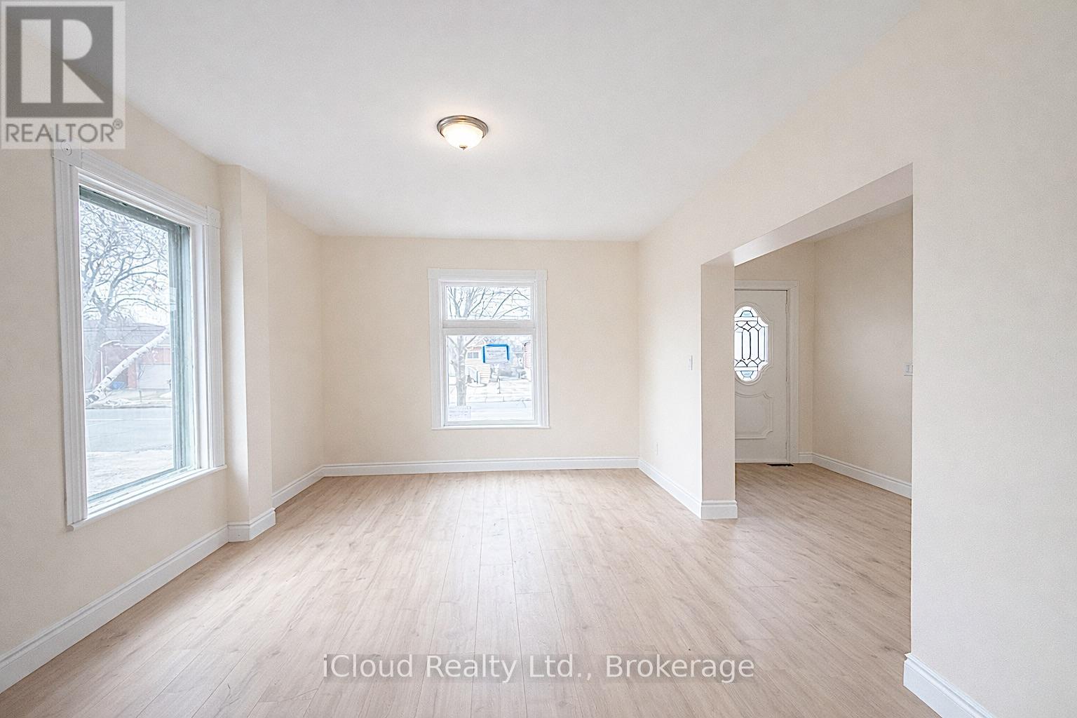 405 Upper Wentworth Street, Hamilton, Ontario  L9A 4T4 - Photo 3 - X12957270