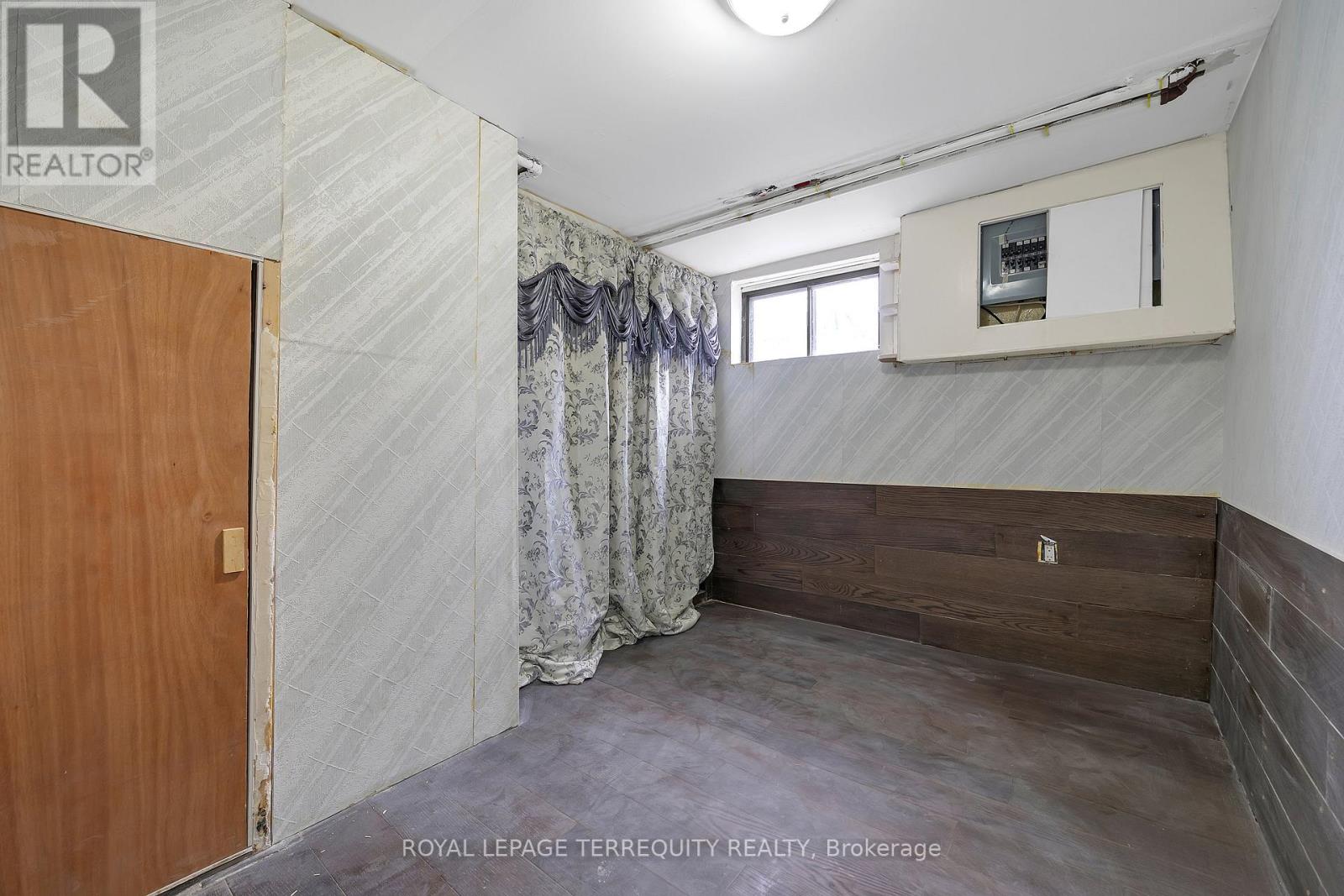 34 Downsview Avenue, Toronto, Ontario  M3M 1C9 - Photo 26 - W12916656