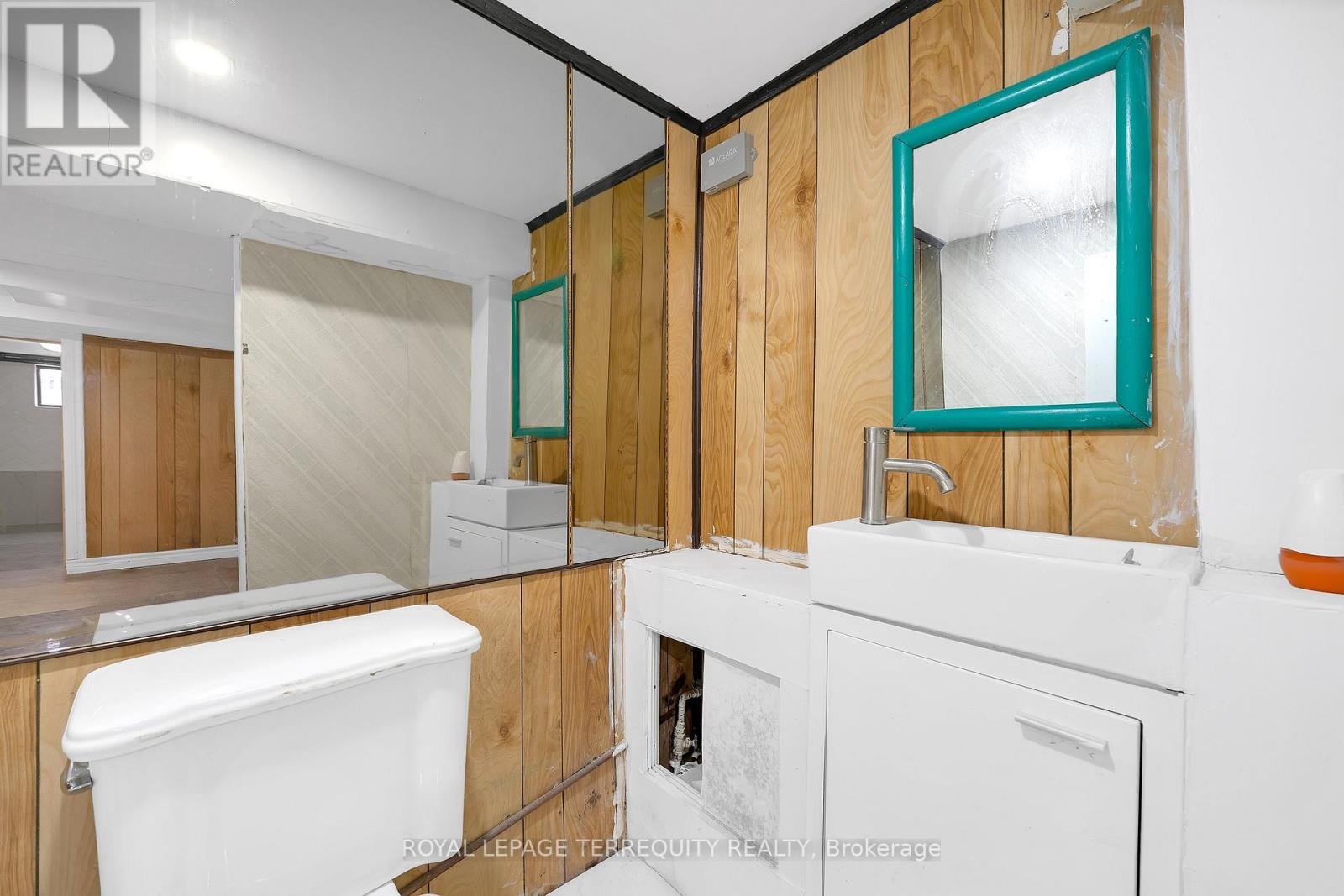 34 Downsview Avenue, Toronto, Ontario  M3M 1C9 - Photo 28 - W12916656