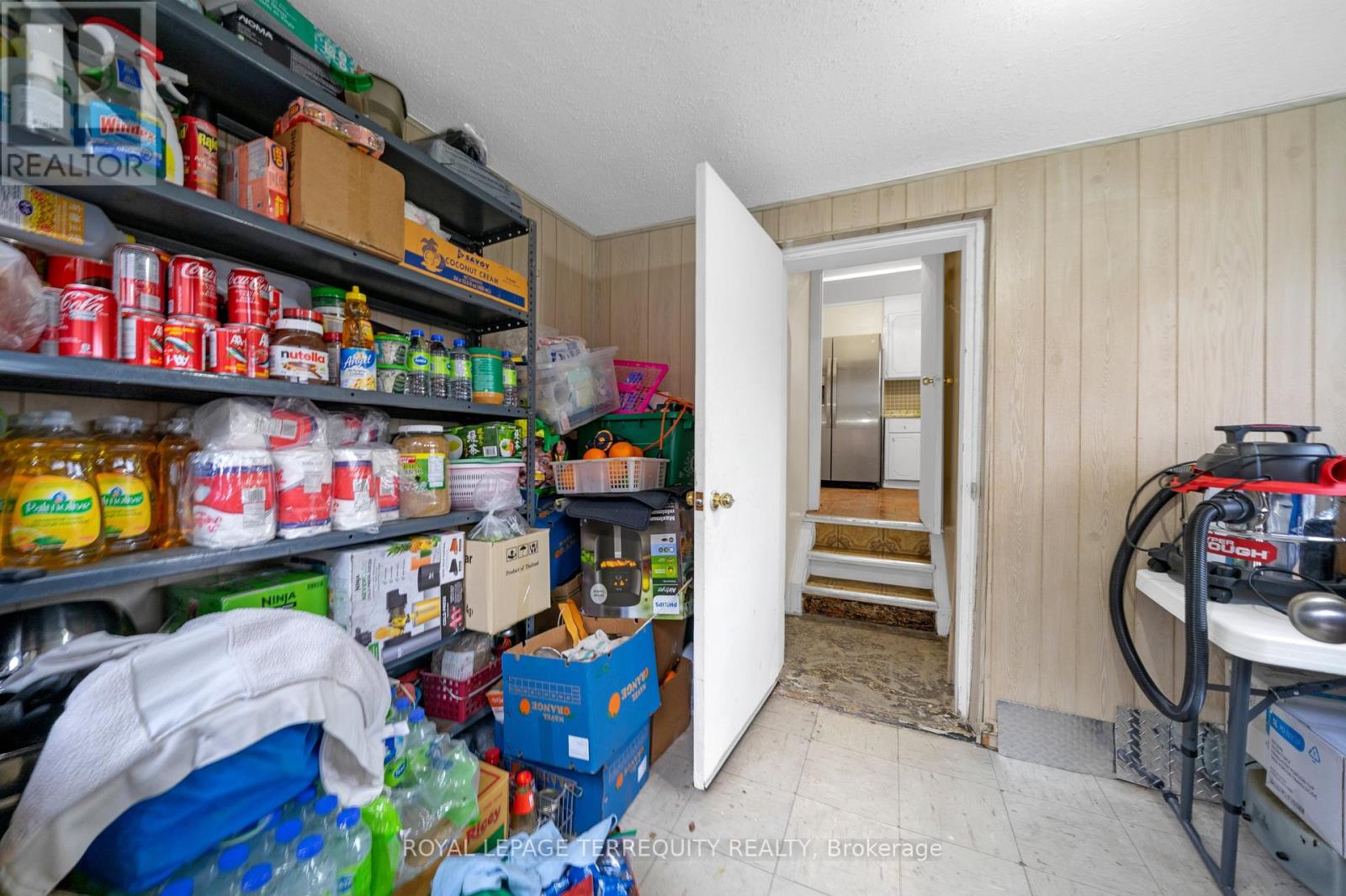 34 Downsview Avenue, Toronto, Ontario  M3M 1C9 - Photo 21 - W12916656