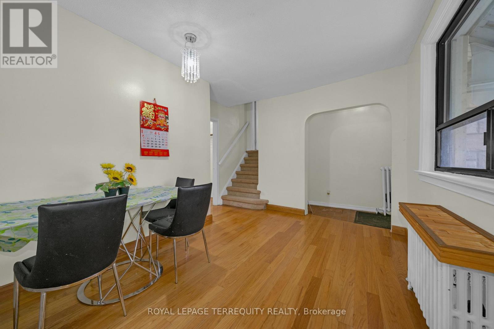 34 Downsview Avenue, Toronto, Ontario  M3M 1C9 - Photo 10 - W12916656