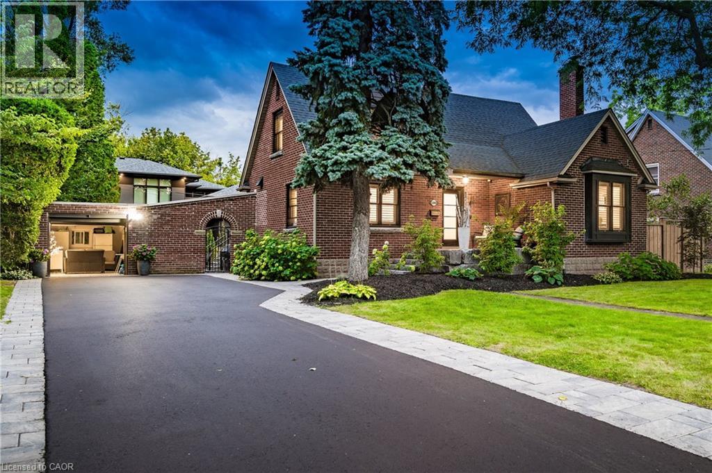 1390 HALIFAX Place, Burlington, Ontario