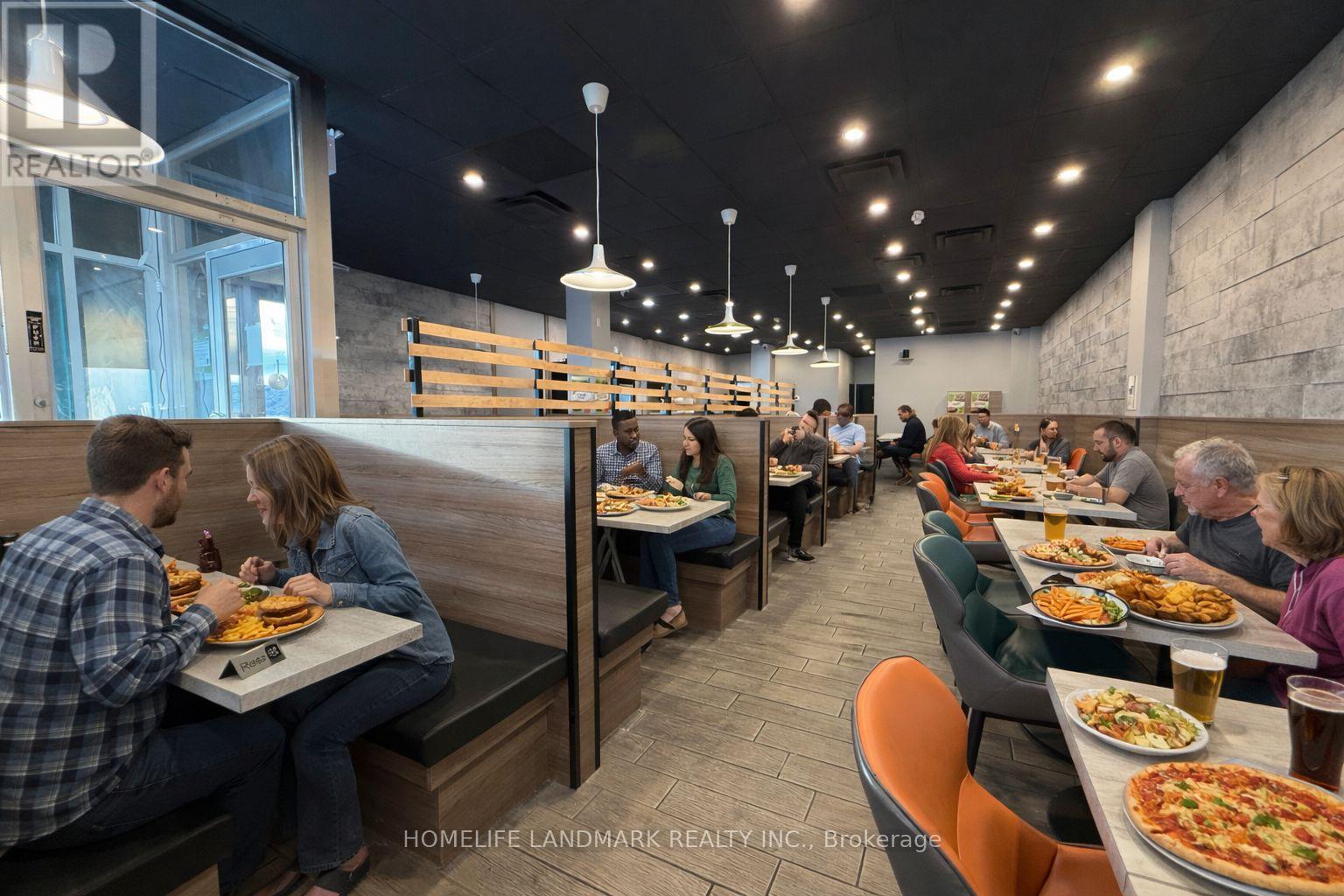 16775 Yonge Street, Newmarket, Ontario  L3Y 8J4 - Photo 2 - N12948710