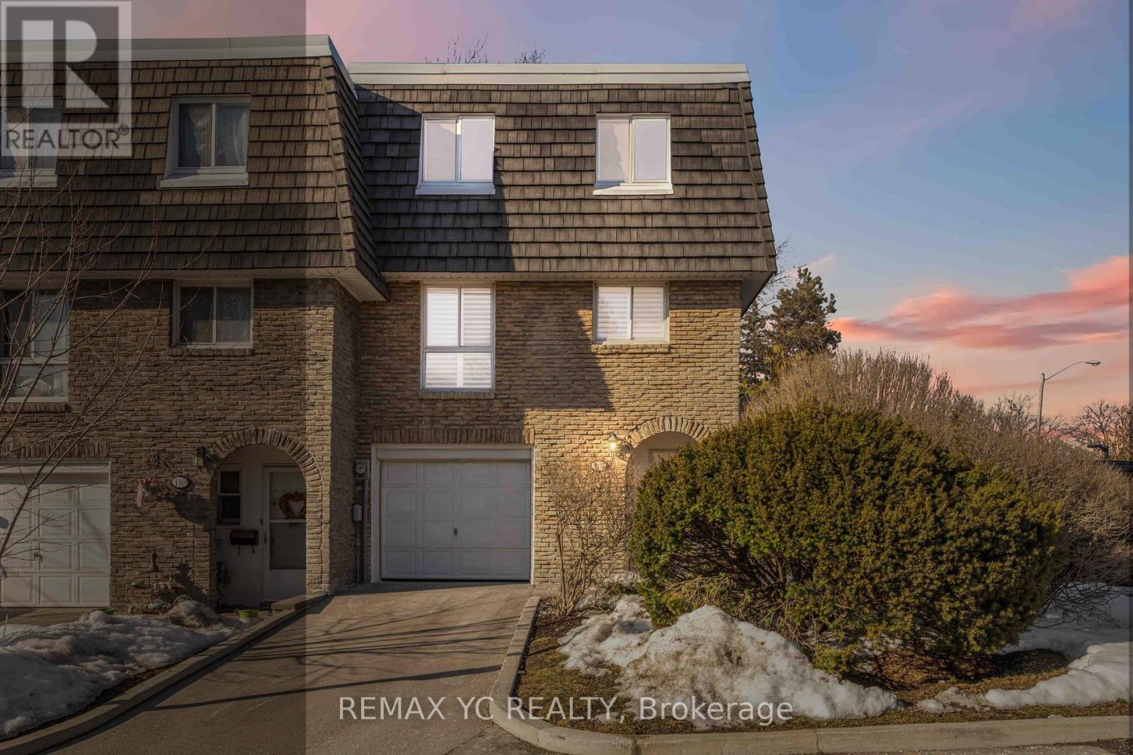 118 Tangle Briarway, Toronto, Ontario  M2J 2M4 - Photo 2 - C12956436