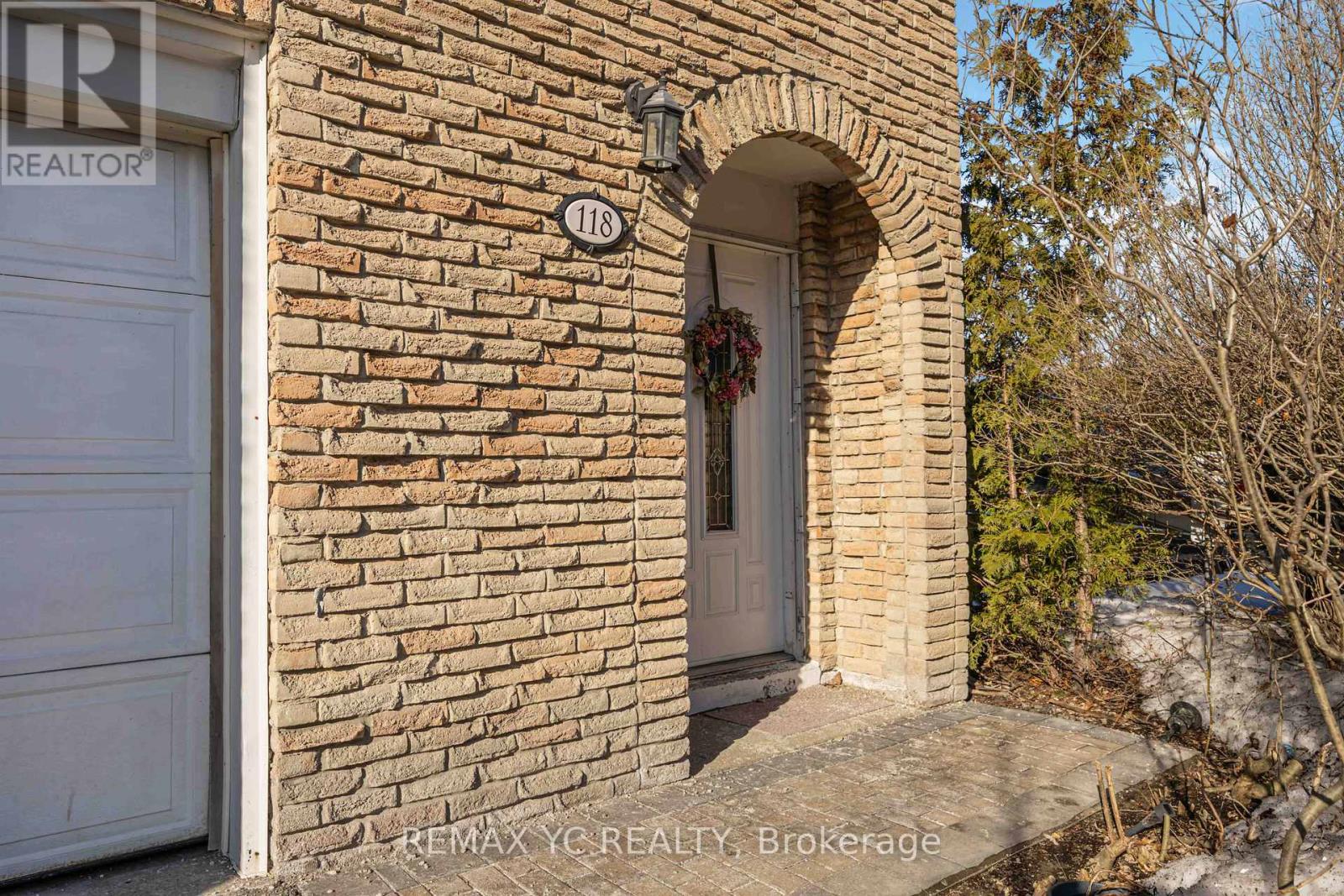 118 Tangle Briarway, Toronto, Ontario  M2J 2M4 - Photo 5 - C12956436