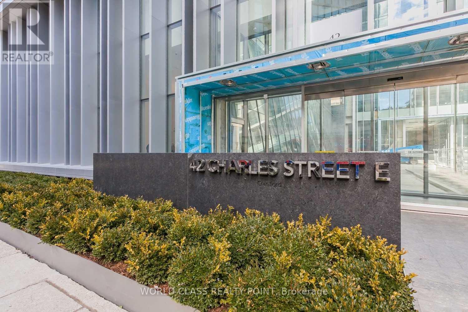 4409 - 42 Charles Street E, Toronto, Ontario  M4Y 1T4 - Photo 2 - C12957372