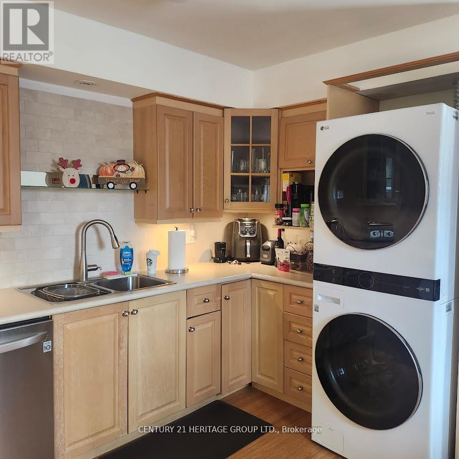 1 - 80 Rockport Crescent, Richmond Hill, Ontario  L4C 2L8 - Photo 6 - N12957322