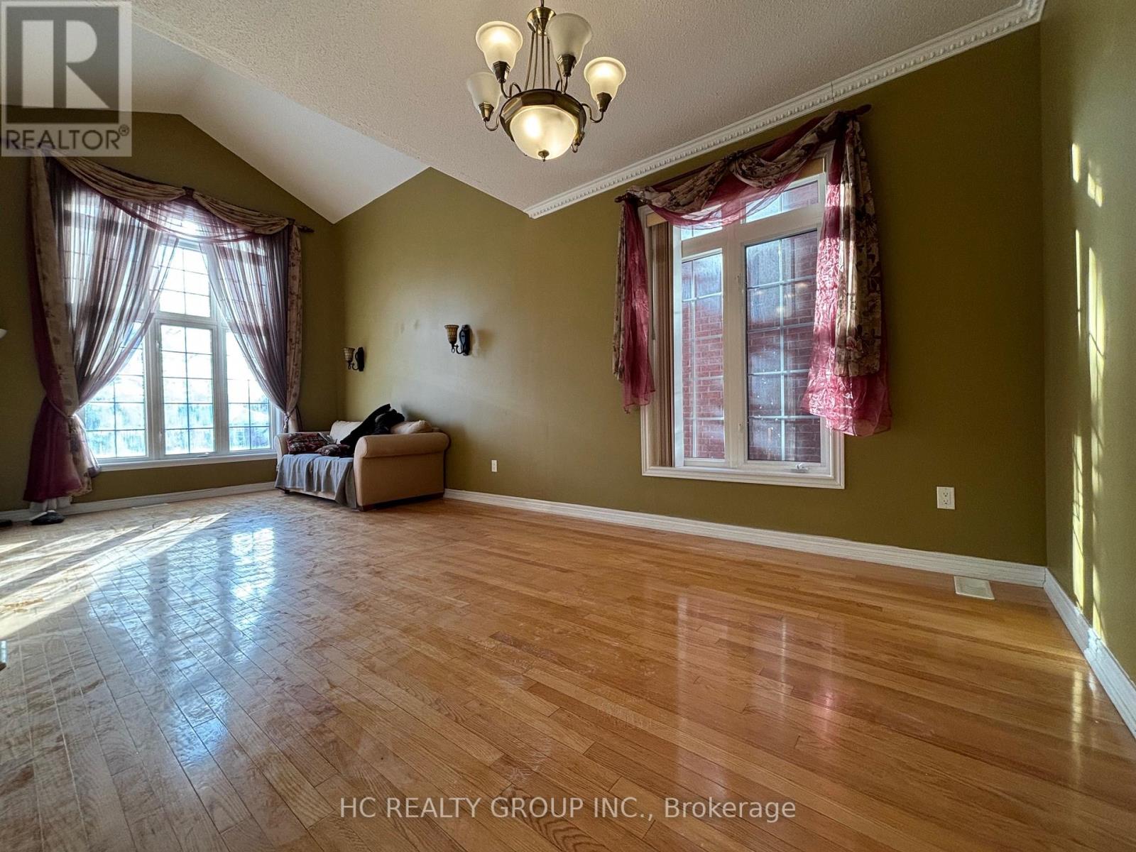 96 Morisot Avenue, Vaughan, Ontario  L4J 9H7 - Photo 3 - N12957328