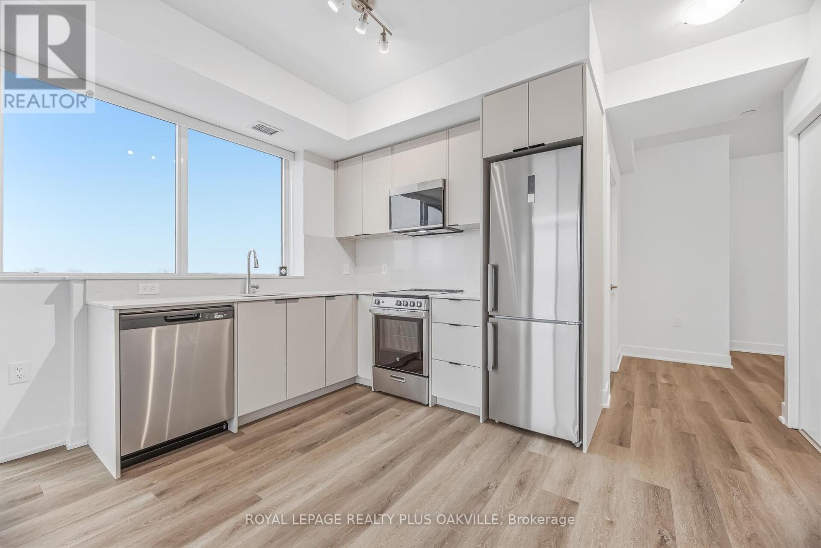 703 - 2088 James Street, Burlington, Ontario  L7R 0H2 - Photo 12 - W12957304