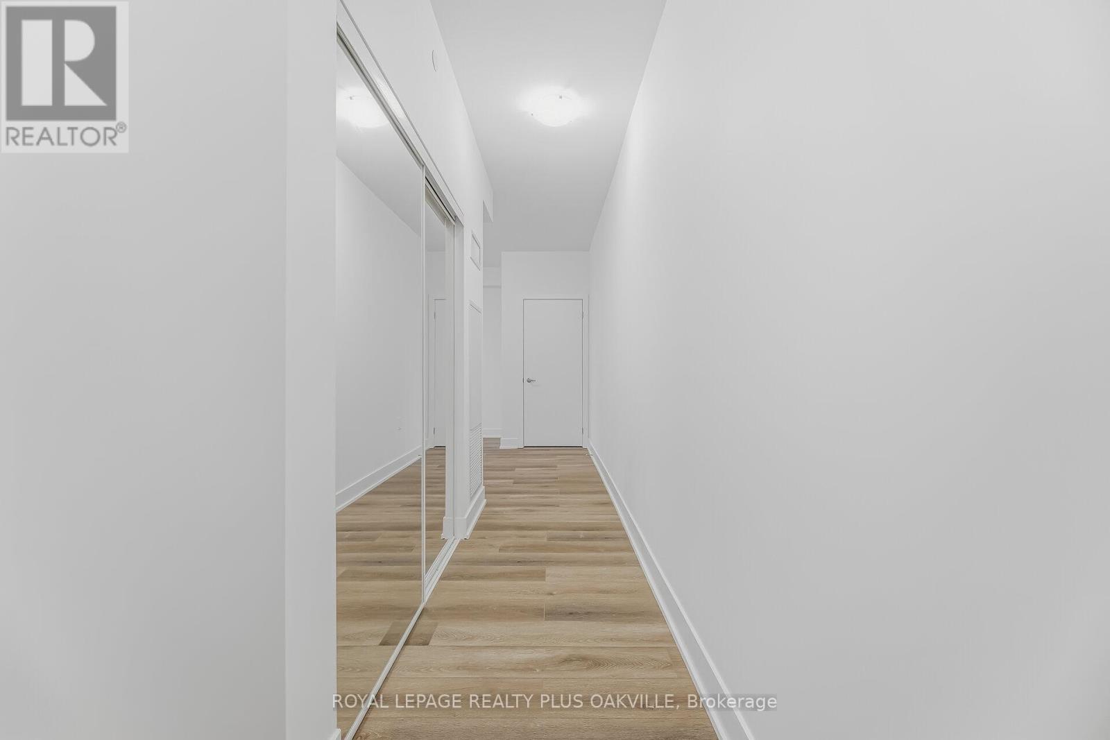 703 - 2088 James Street, Burlington, Ontario  L7R 0H2 - Photo 8 - W12957304