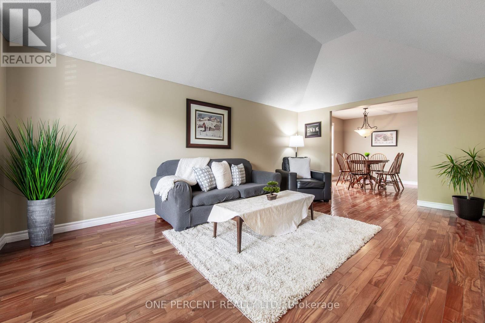 240 Walsh Crescent, Orangeville, Ontario  L9W 4T1 - Photo 6 - W12957314