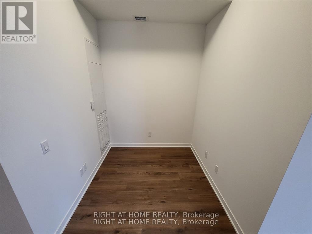 Ph12 - 405 Dundas Street W, Oakville, Ontario  L6M 5P9 - Photo 12 - W12957320