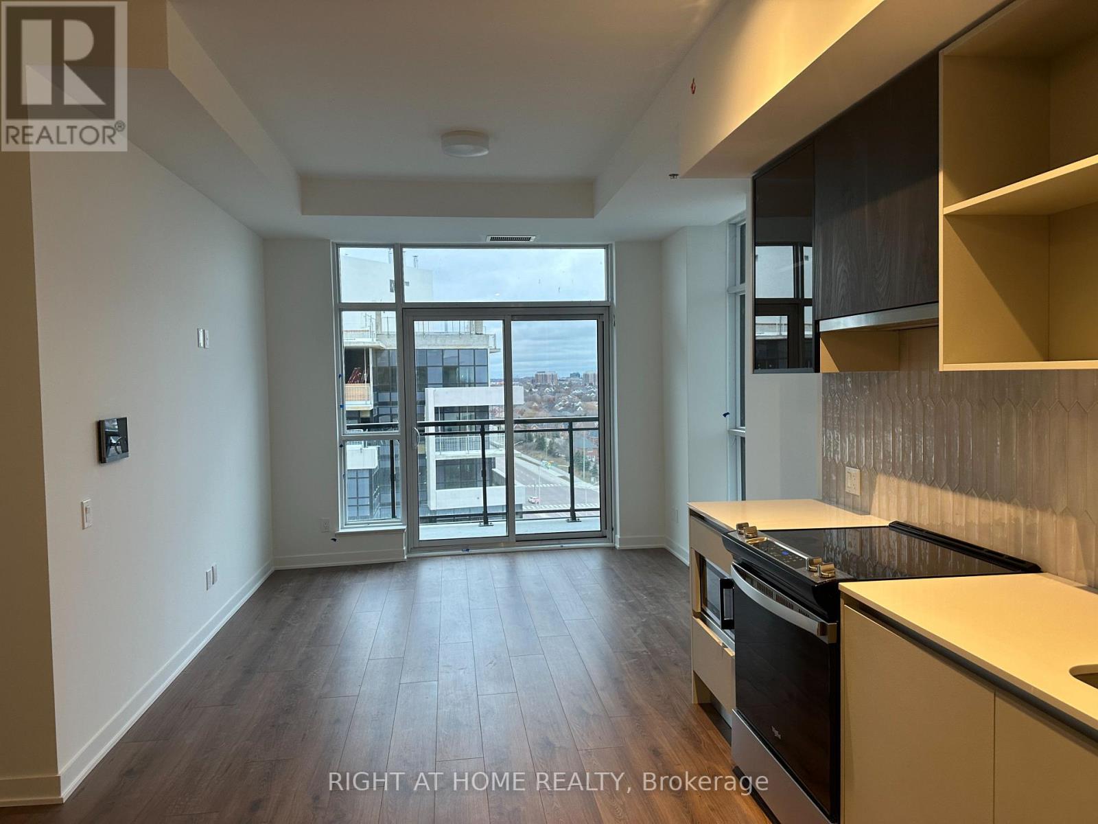 Ph12 - 405 Dundas Street W, Oakville, Ontario  L6M 5P9 - Photo 39 - W12957320