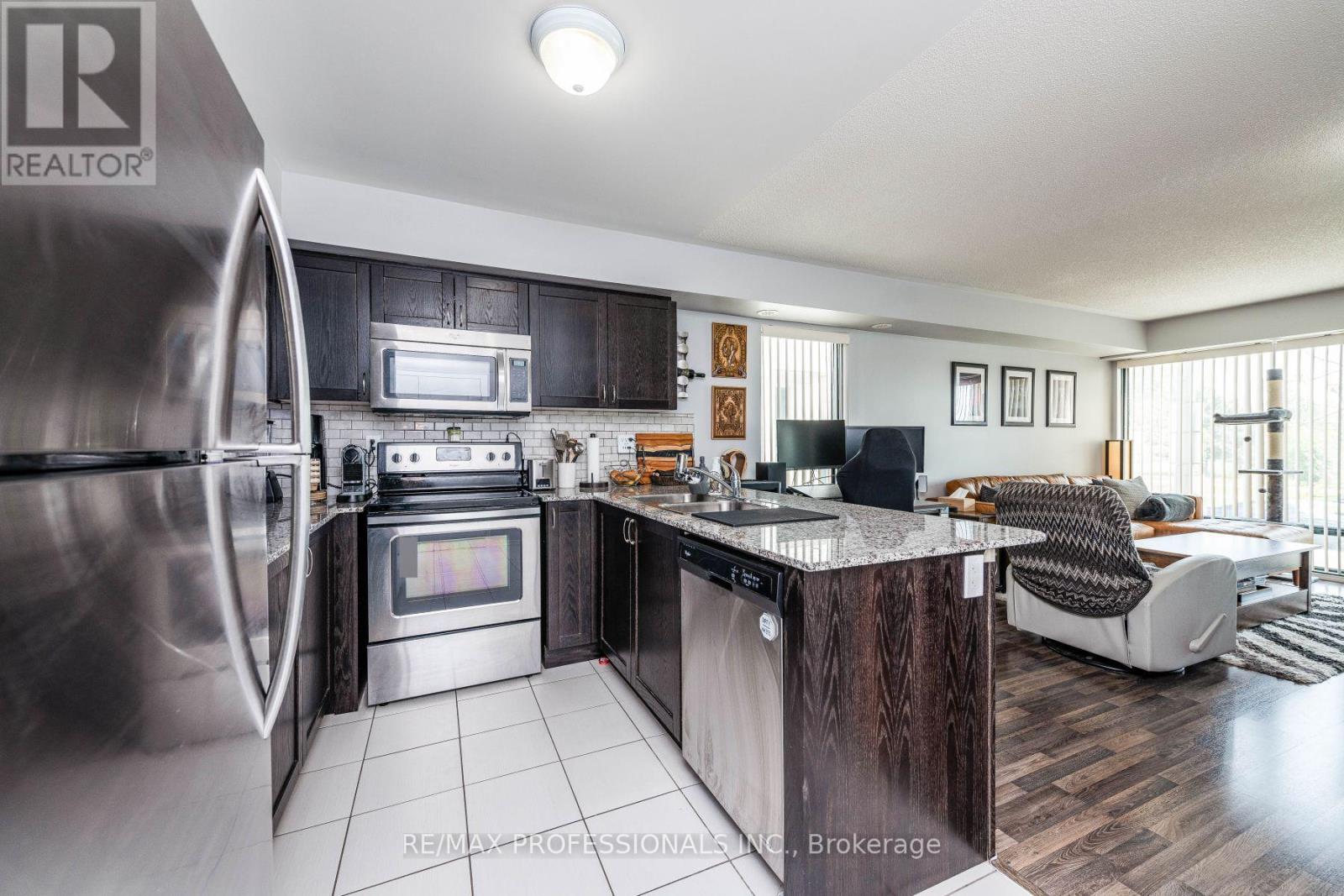 601 - 140 Widdicombe Hill Boulevard, Toronto, Ontario  M9R 0A9 - Photo 13 - W12957344