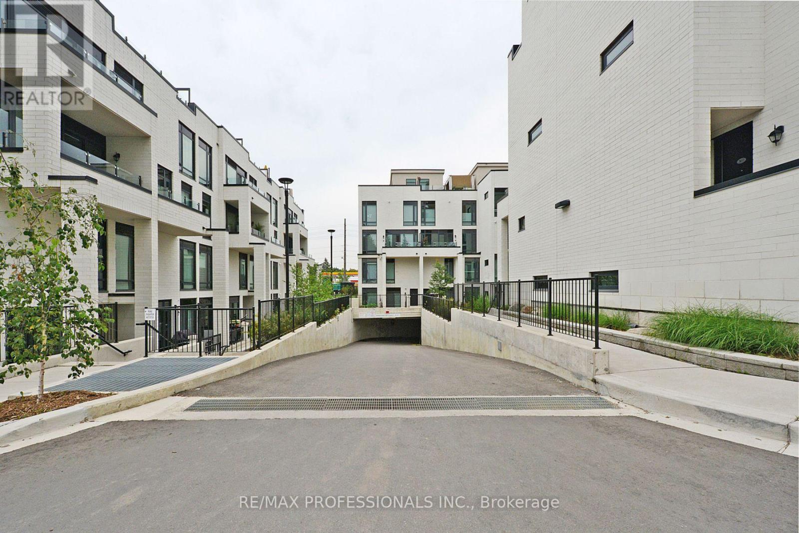 601 - 140 Widdicombe Hill Boulevard, Toronto, Ontario  M9R 0A9 - Photo 33 - W12957344