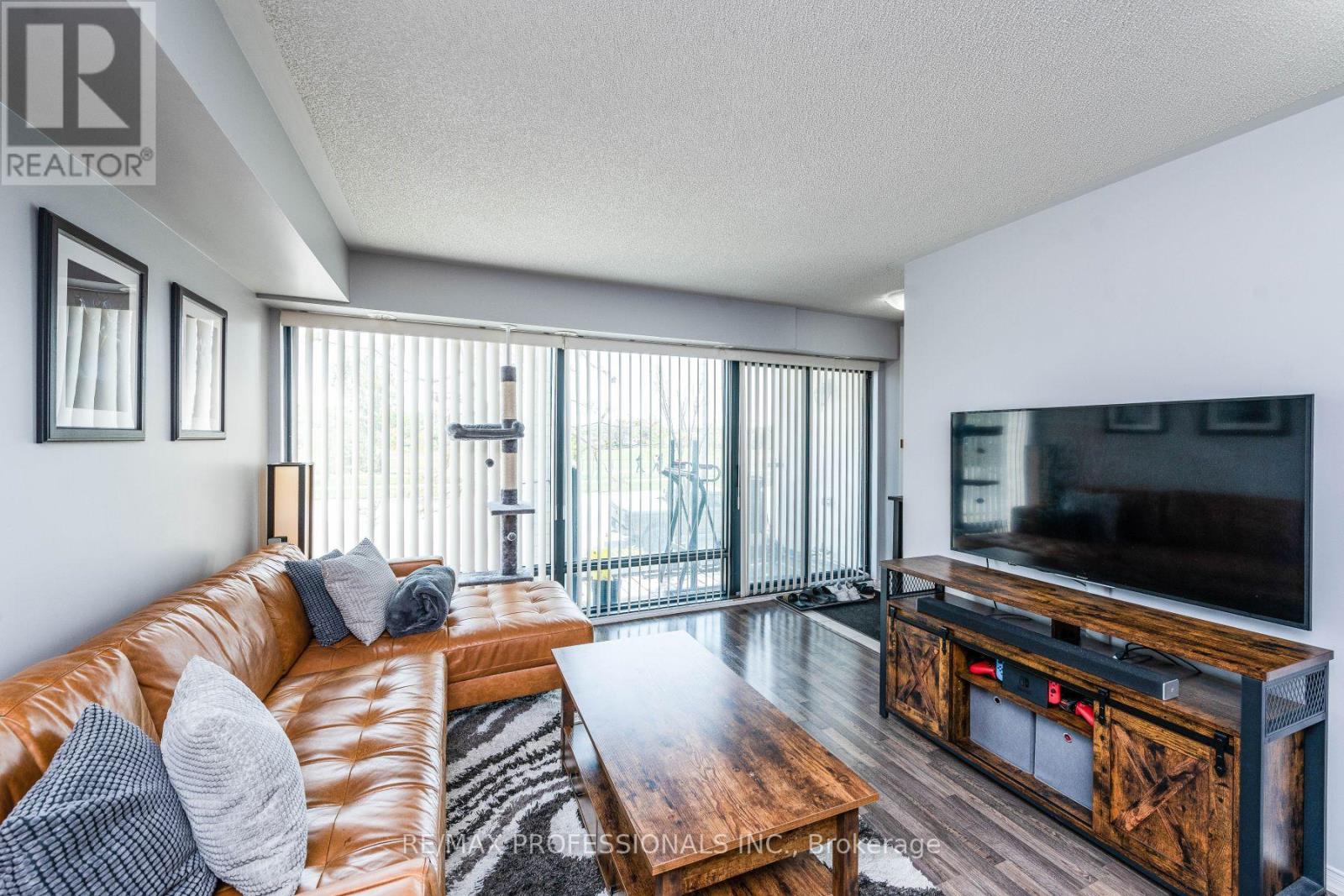 601 - 140 Widdicombe Hill Boulevard, Toronto, Ontario  M9R 0A9 - Photo 7 - W12957344