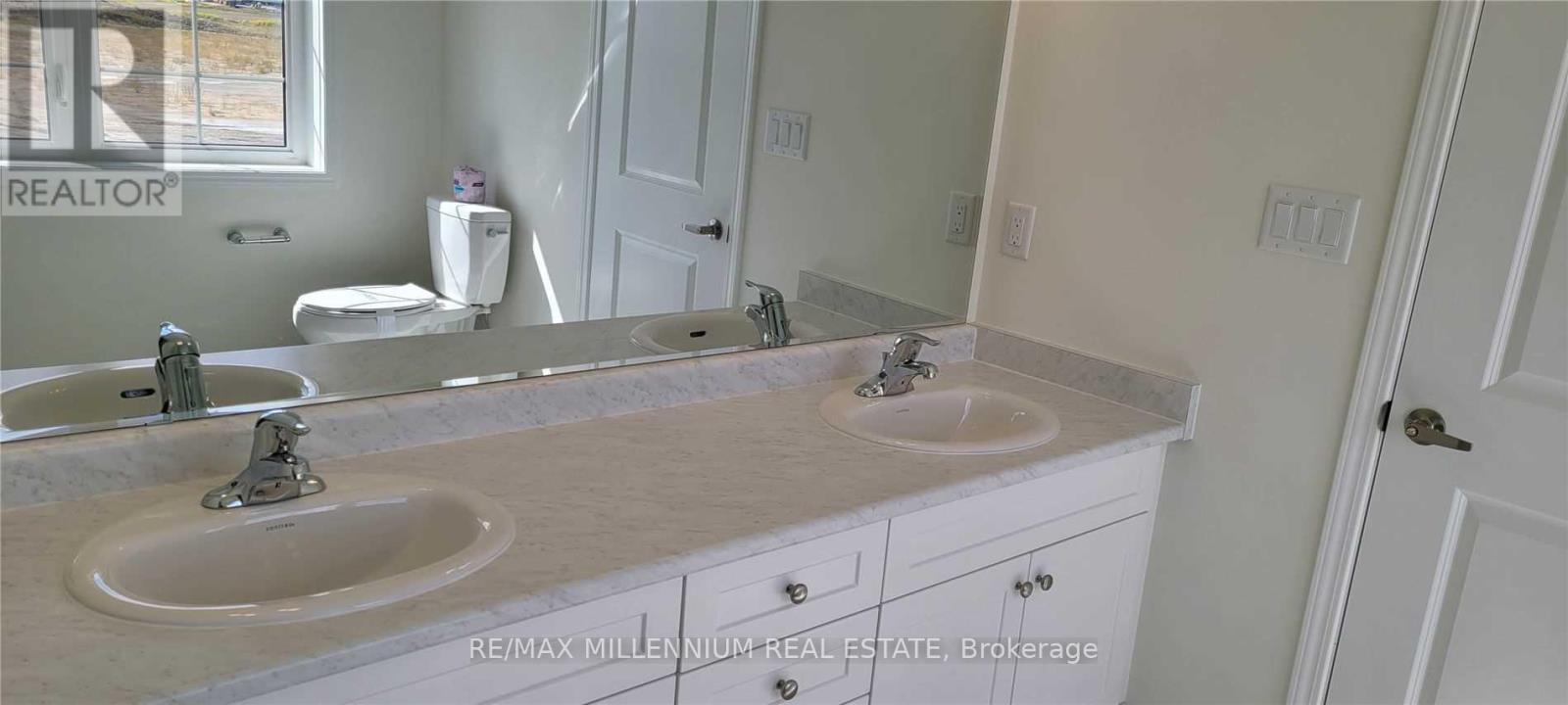 33 Eberly Woods Drive, Caledon, Ontario  L7C 4J2 - Photo 14 - W12957350