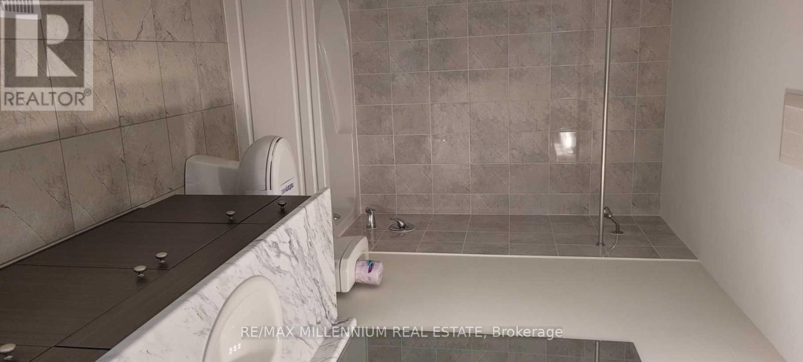 33 Eberly Woods Drive, Caledon, Ontario  L7C 4J2 - Photo 15 - W12957350