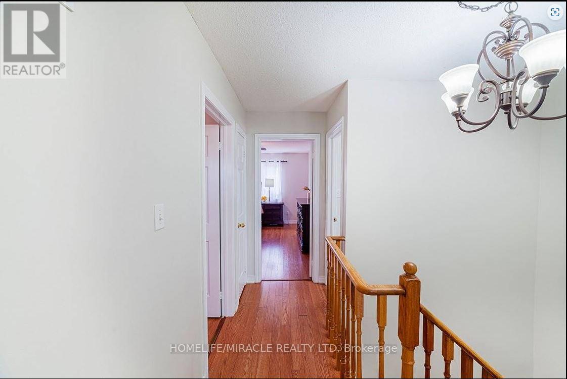 13 Prince Crescent, Brampton, Ontario  L7A 2C8 - Photo 11 - W12957354