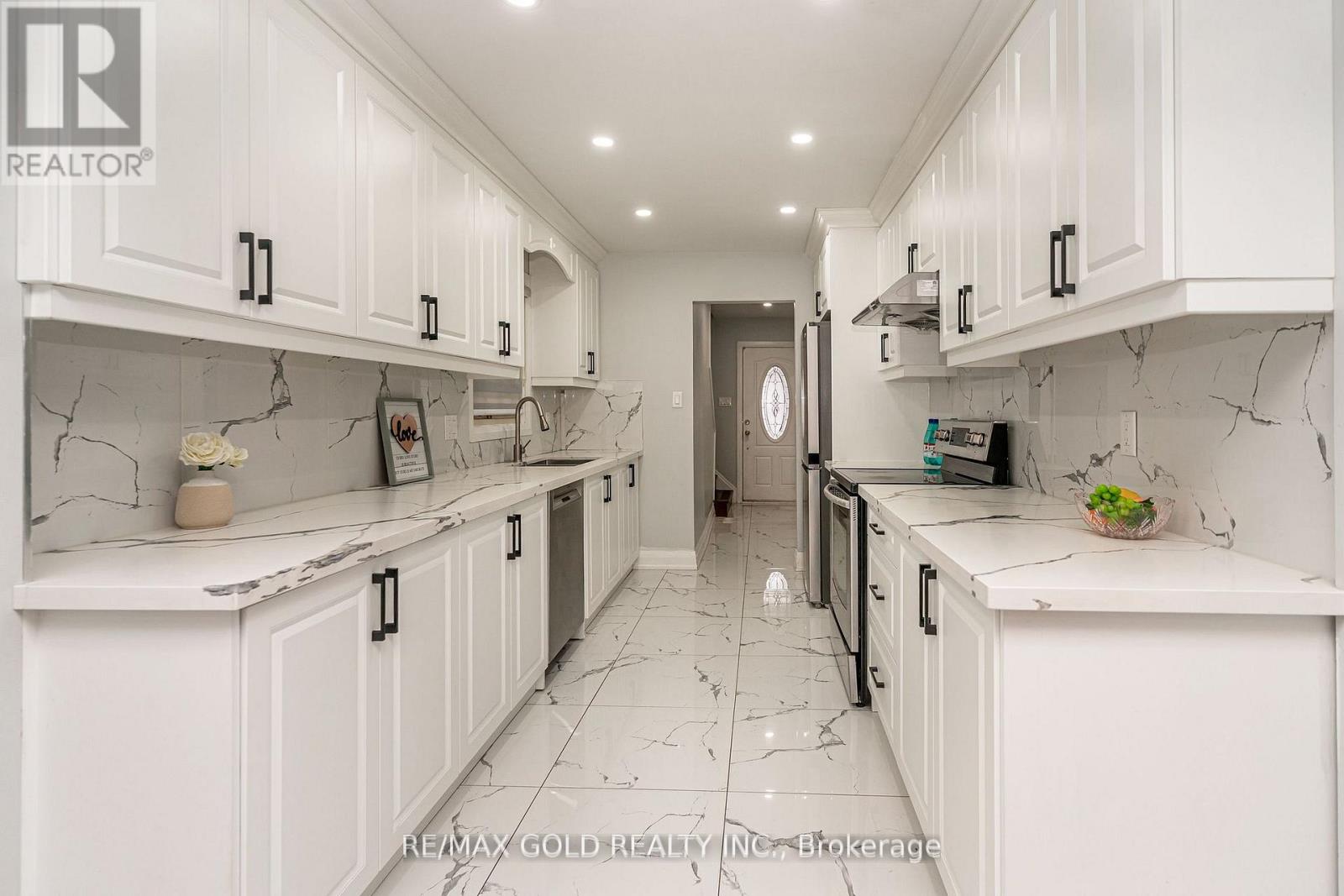 13 Martindale Crescent, Brampton, Ontario  L6X 2V7 - Photo 16 - W12957366